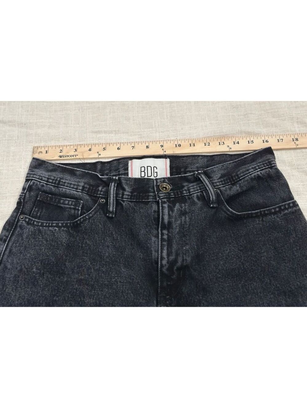 Urban Outfitters BDG Black Acid-Wash Mens 32x25 Curved Fit Cropped Ankle Jeans - Picture 3 of 9